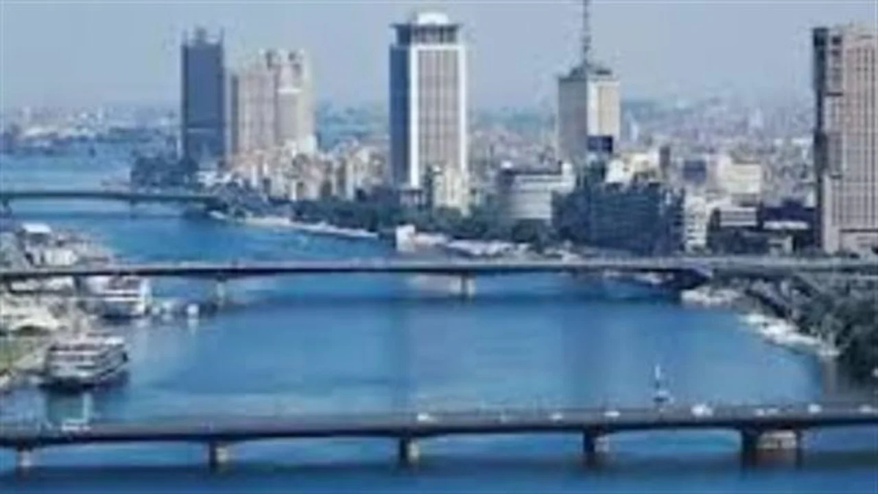 طقس القاهرة.. تزايد احتمالات سقوط الرذاذ مع تزايد كثافة السحب المنخفضة بالمحافظة